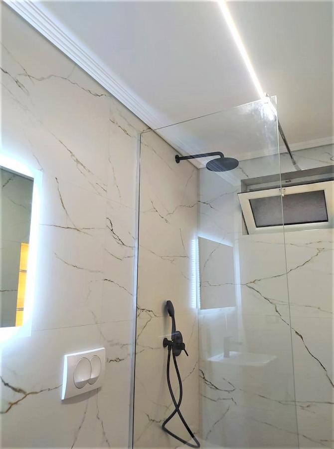 ساراندا Lighting Jasminum Apartment المظهر الخارجي الصورة