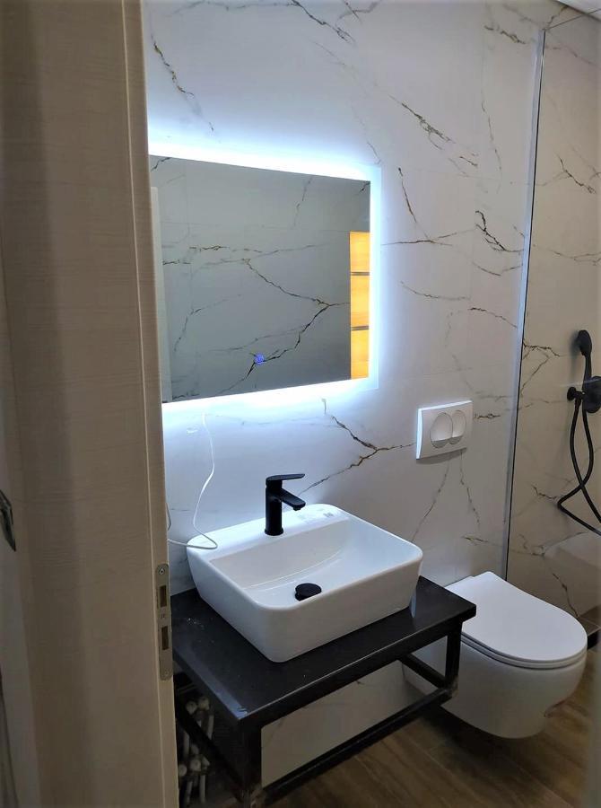 ساراندا Lighting Jasminum Apartment المظهر الخارجي الصورة